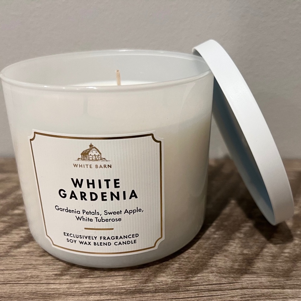Bath & Body Works 3Wick Scented Candle White Gardenia Sweet Apple White Tuberose